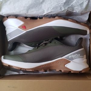 NIB Men's Salomon Alphacross Size 11.5